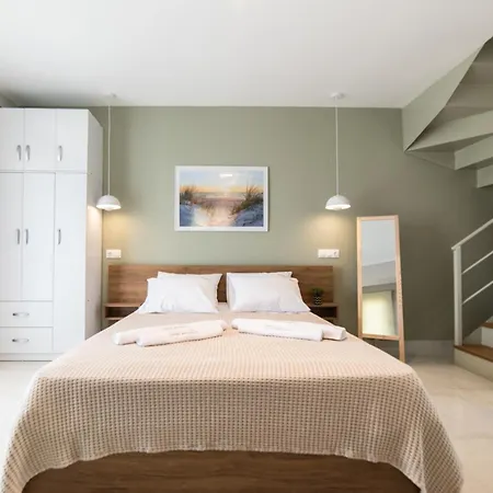شقة فندقية Sithonian Sunset Luxury 3*