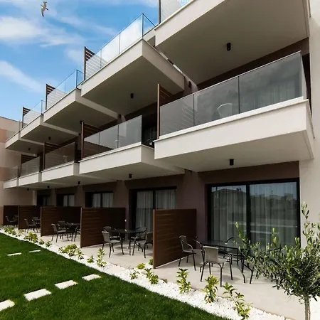 아파트호텔 Sithonian Sunset Luxury Apartments